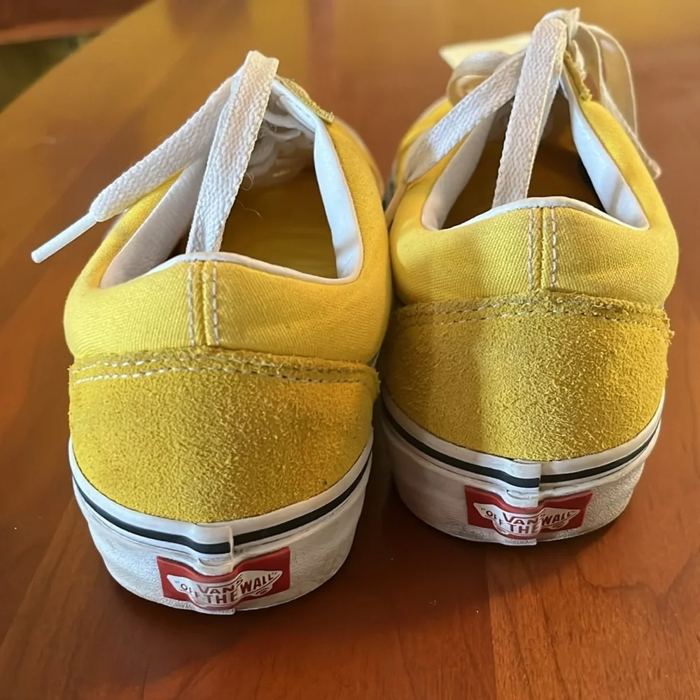 Yellow vans - Picture 4 of 5